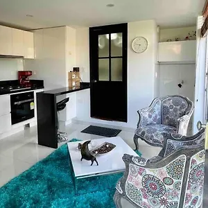 Acogedor Estudio Privado En Zona Tranquila Apartamento
